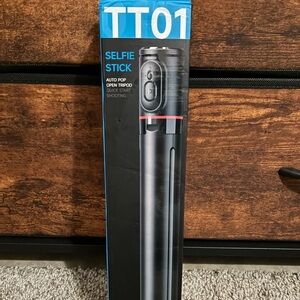 Black Selfie Stick with Remote